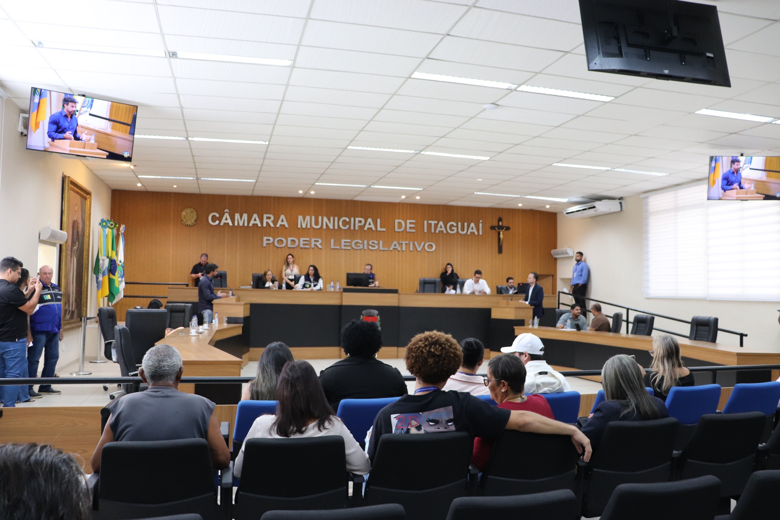 APROVADA A PROPOSTA QUE AMPLIA PARA 11 AS HOMENAGEADAS COM PRÊMIO MULHER DINÂMICA 