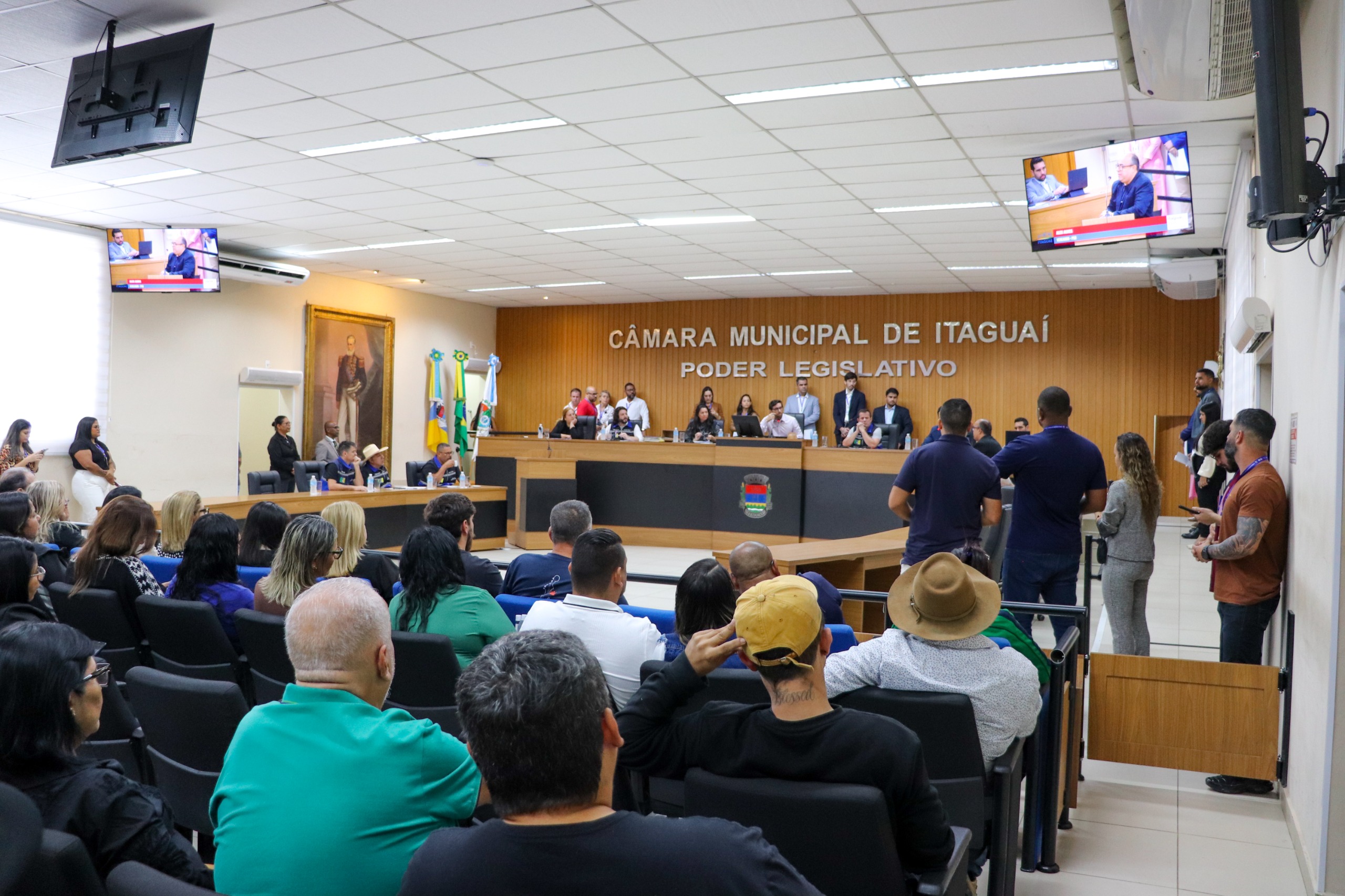 APROVADO O DECRETO QUE CONVOCA SECRETÁRIOS MUNICIPAIS A PRESTAREM ESCLARECIMENTOS NA CÂMARA DE ITAGUAÍ