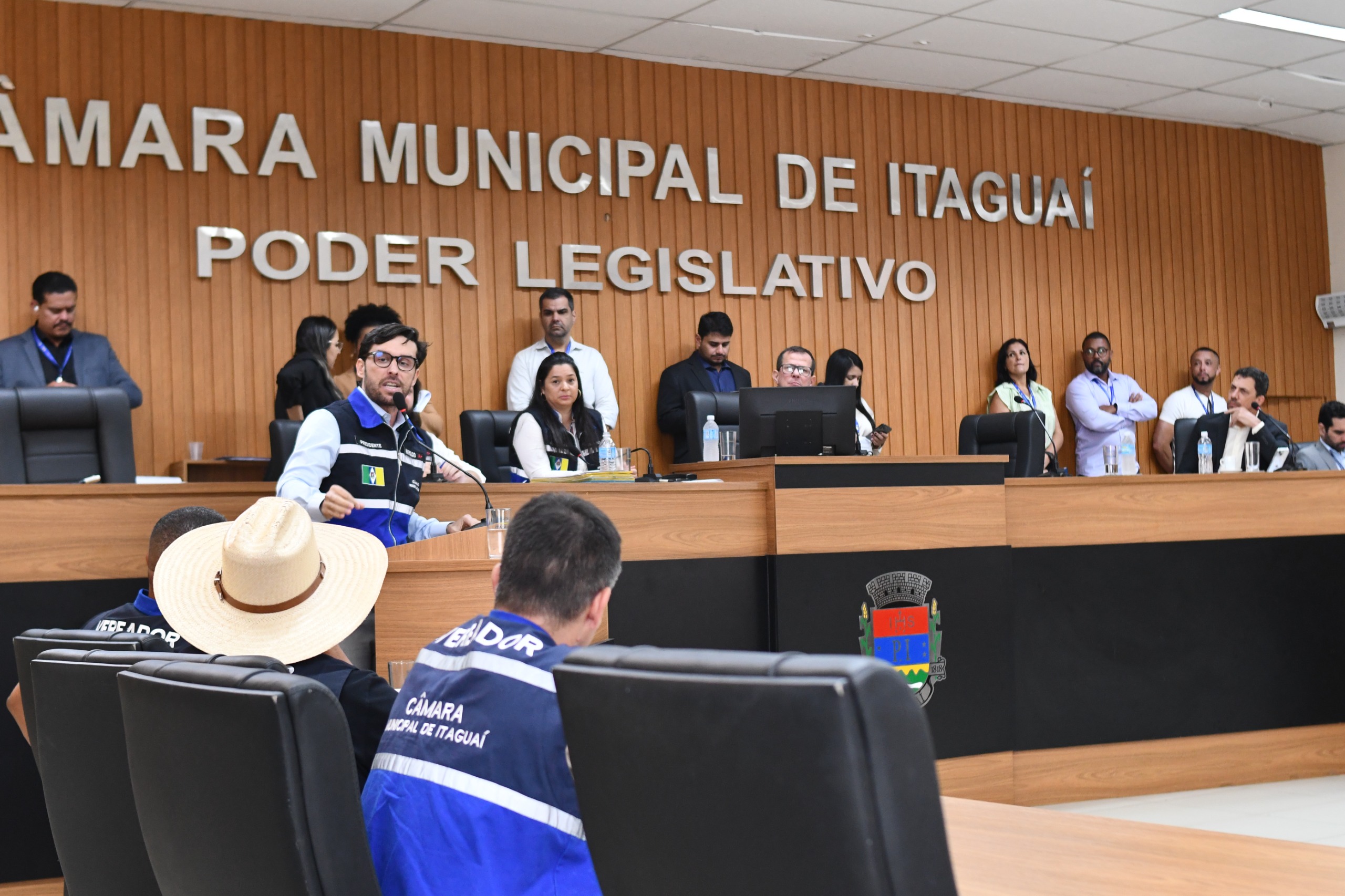 CÂMARA APROVA DOIS REQUERIMENTOS DE INFORMAÇÕES À SECRETARIA DE EDUCAÇÃO DE ITAGUAÍ
