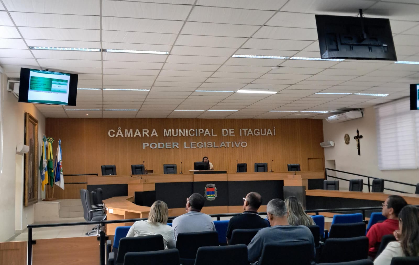 CÂMARA RECEBE AUDIÊNCIA PÚBLICA PARA PRESTAÇÃO DE CONTAS DA SAÚDE REFERENTE AO 2º QUADRIMESTRE