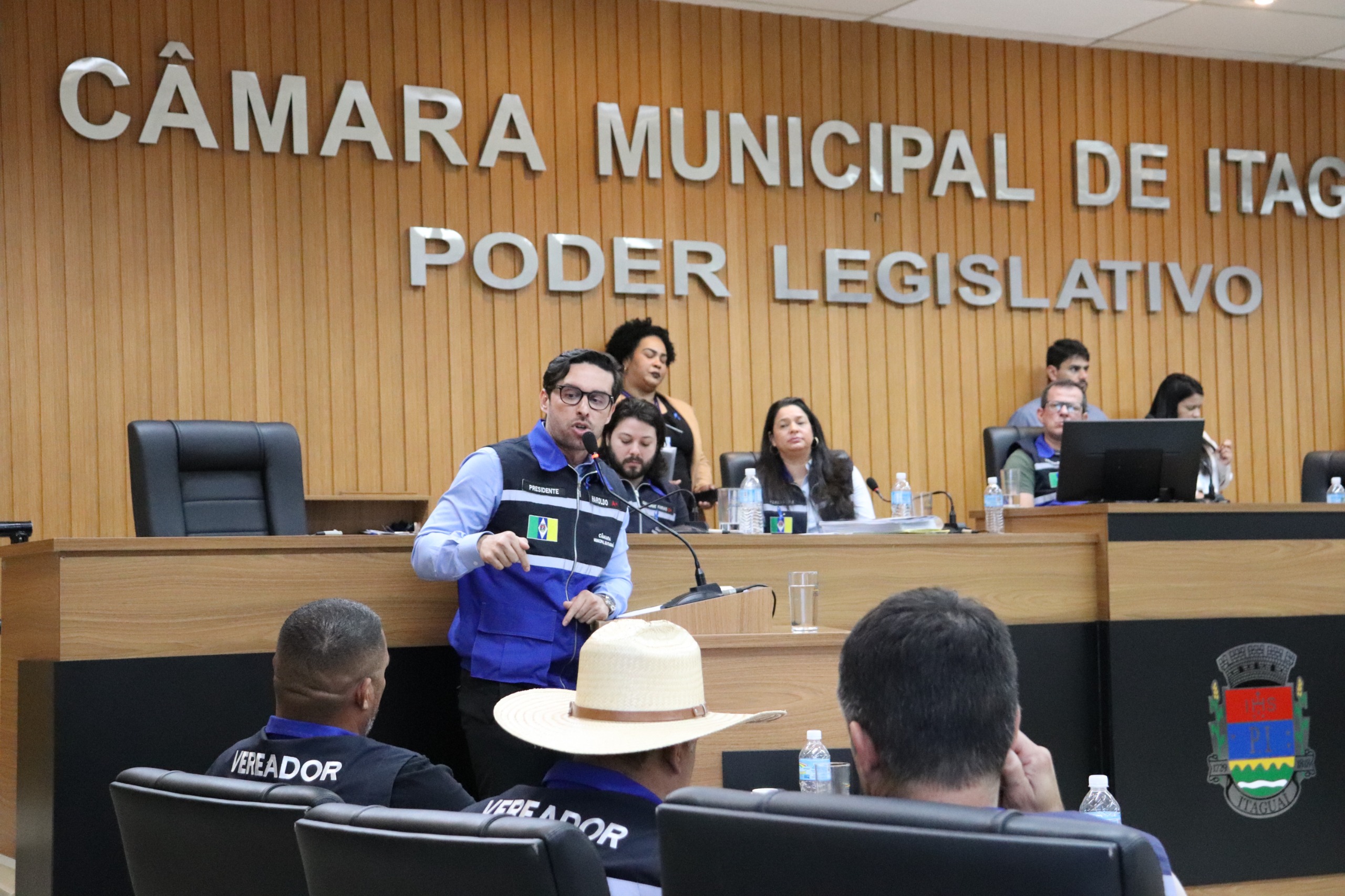 FISCALIZAÇÃO REFORÇADA: CÂMARA APROVA REQUERIMENTOS SOBRE SAÚDE E TRANSPARÊNCIA ADMINISTRATIVA