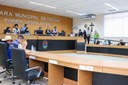  PARLAMENTARES COBRAM EXPLICAÇÕES SOBRE FALTA DE MEDICAMENTOS E LICENÇAS AMBIENTAIS SOB SUSPEITA