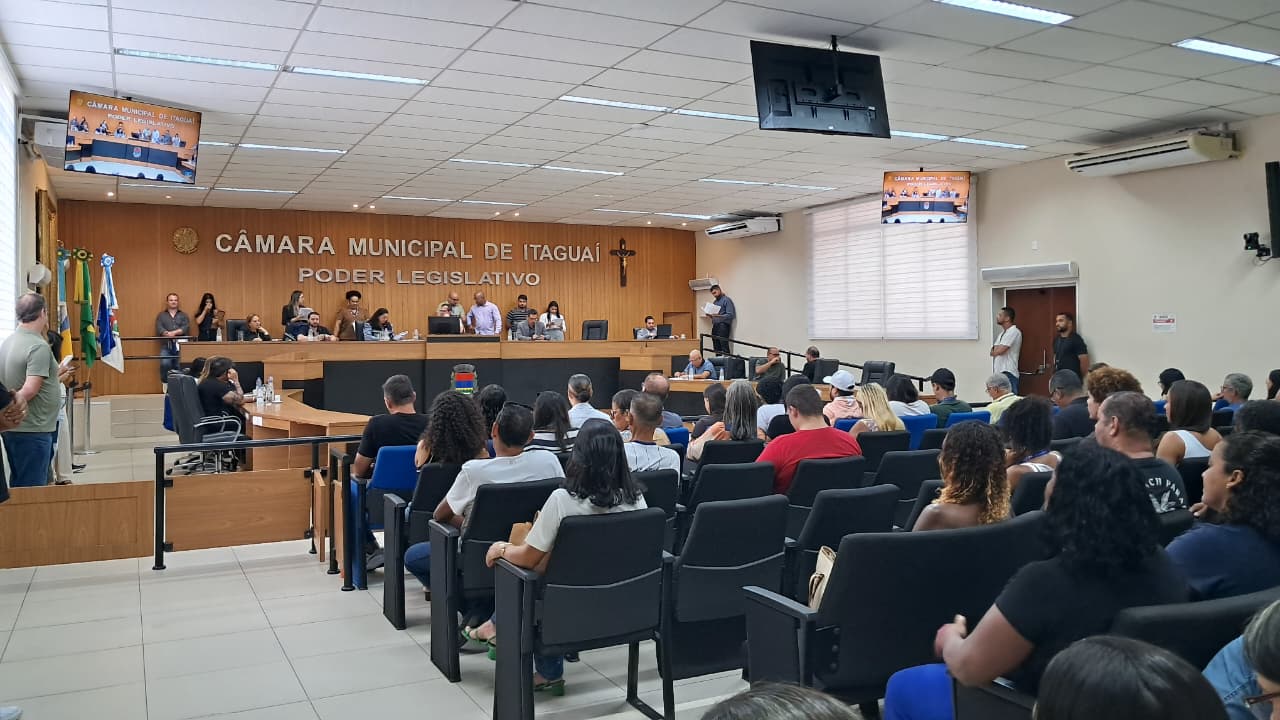 PLENÁRIO APROVA E DEBATE PAUTAS DE GRANDE IMPACTO SOCIAL 