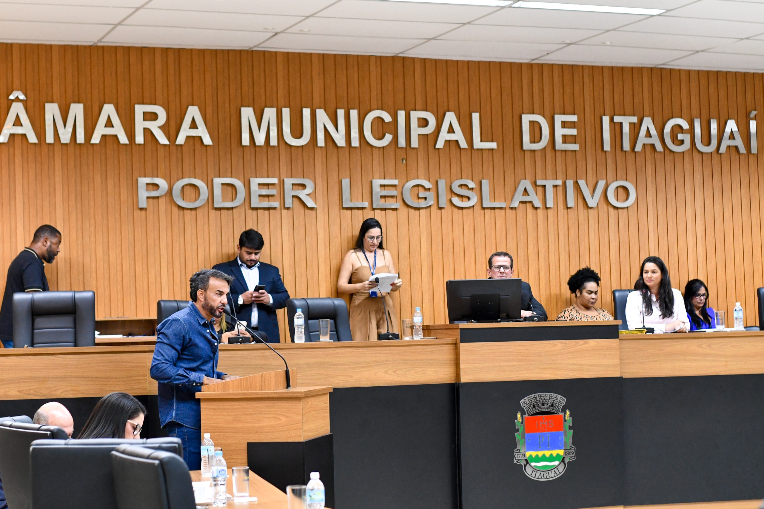 PLENÁRIO APROVA PROJETOS SOBRE AUTISMO E A INCLUSÃO DA FESTA DE SÃO JORGE NO CALENDÁRIO MUNICIPAL 