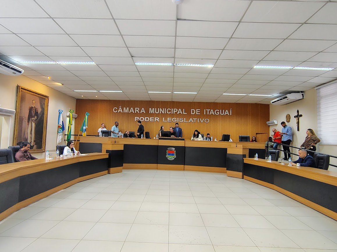 PLENÁRIO DÁ AS BOAS-VINDAS AO NOVO VEREADOR, VALTINHO ALMEIDA 