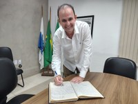 VEREADOR NOEL PEDROSA É EMPOSSADO E ASSUME CADEIRA DE AGENOR TEIXEIRA