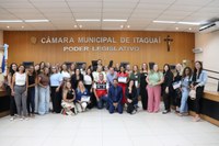 VEREADORES PRESTAM HOMENAGENS A EDUCADORES DA REDE MUNICIPAL
